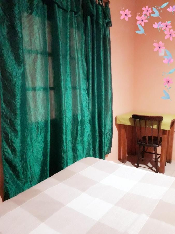 Hostal Residencial Azaleas Place *