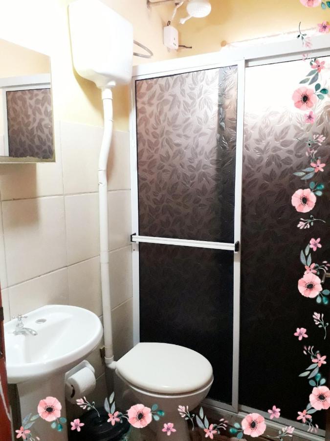 Hostal Residencial Azaleas Place Puerto Iguazú