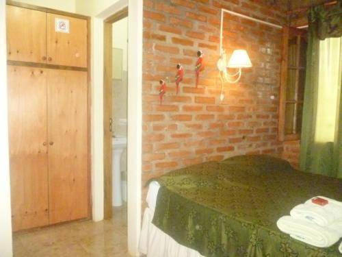 Residencial Azaleas Place Hostal